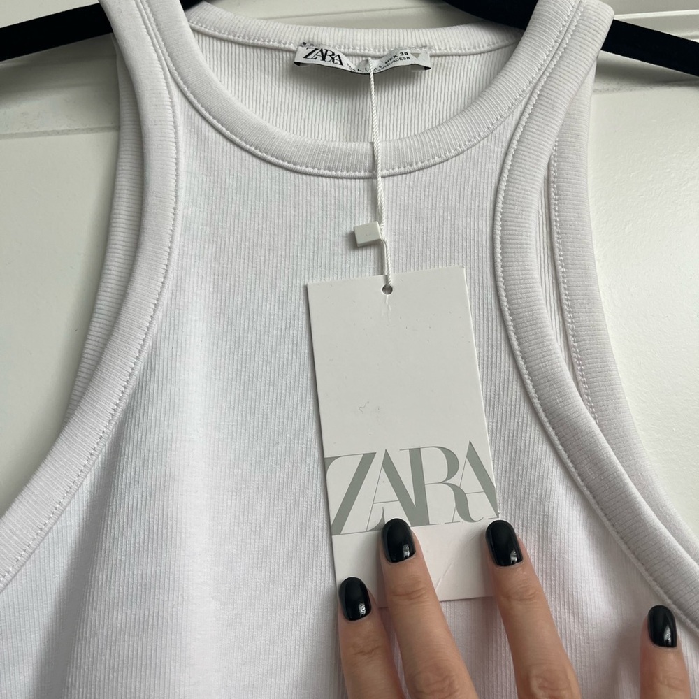 Zara White Ribbed Tank with Racerback - Picture 2 of 4